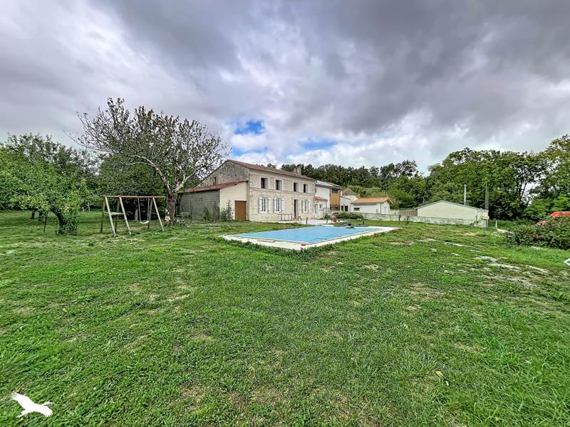 Vente Maison BORDS - 9 pièces -268 m² - (17430)