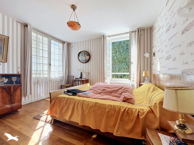 Vente Maison Lussant - 8 pièces -212 m² - (17430)