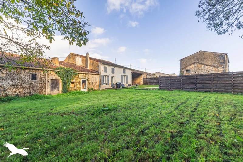 Maison 9 pièces 206 m² · à Bords · 206 m² · 350 000 €