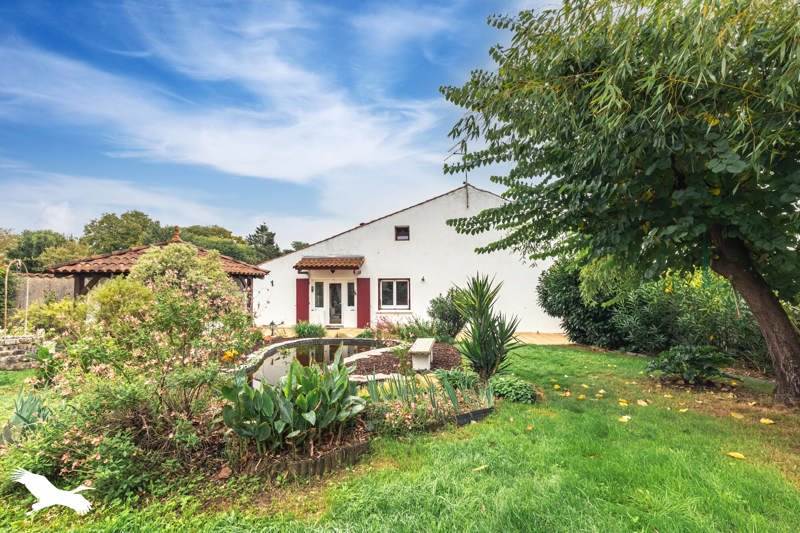 Maison 7 pièces 215 m² · à Lussant · 215 m² · 335 000 €