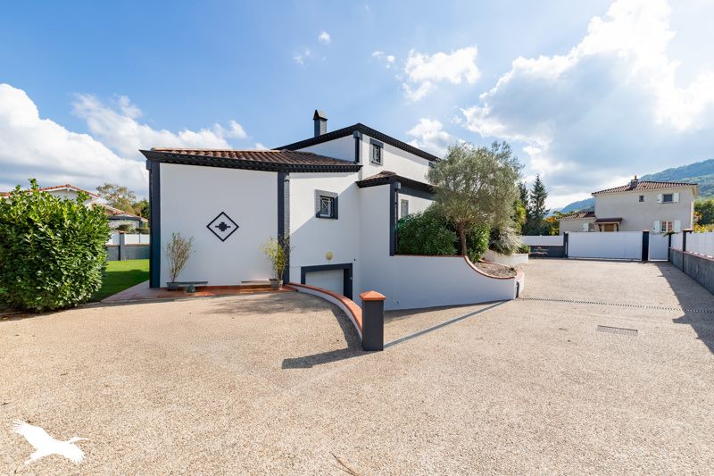 Vente Maison VERNAJOUL - 9 pièces -194 m² - (09000)