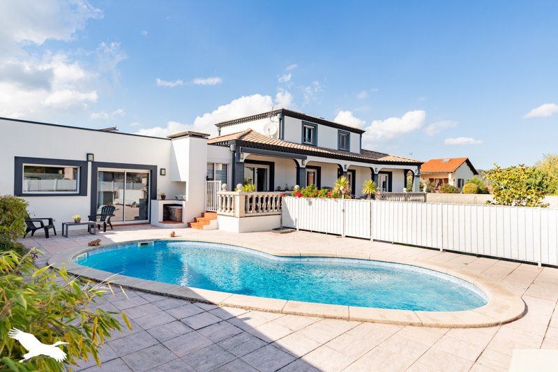 Vente Maison VERNAJOUL - 9 pièces -194 m² - (09000)