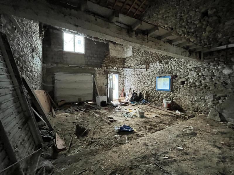 Grange  - 1 pièce    - FOIX (09)