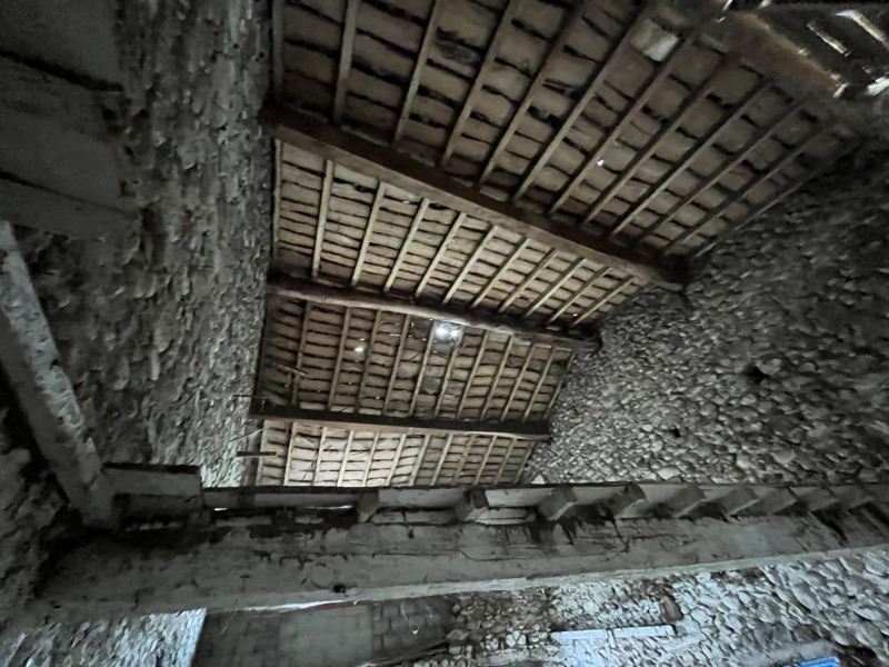 Grange  - 1 pièce    - FOIX (09)