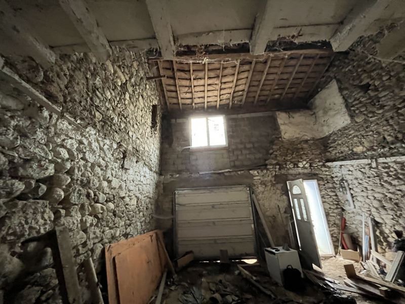 Grange  - 1 pièce    - FOIX (09)