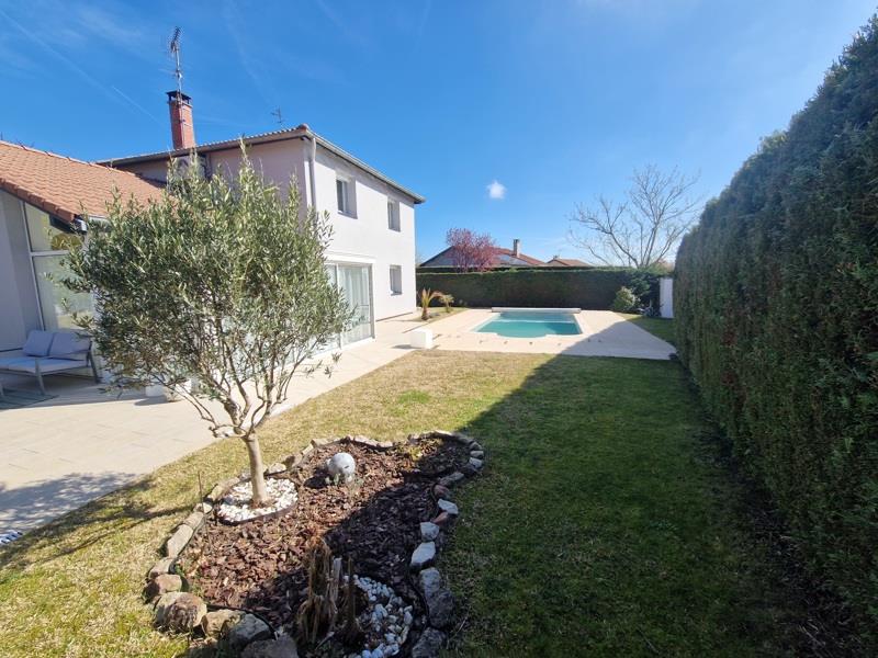 Vente Maison CHASSIEU - 4 pièces -132 m² - (69680)