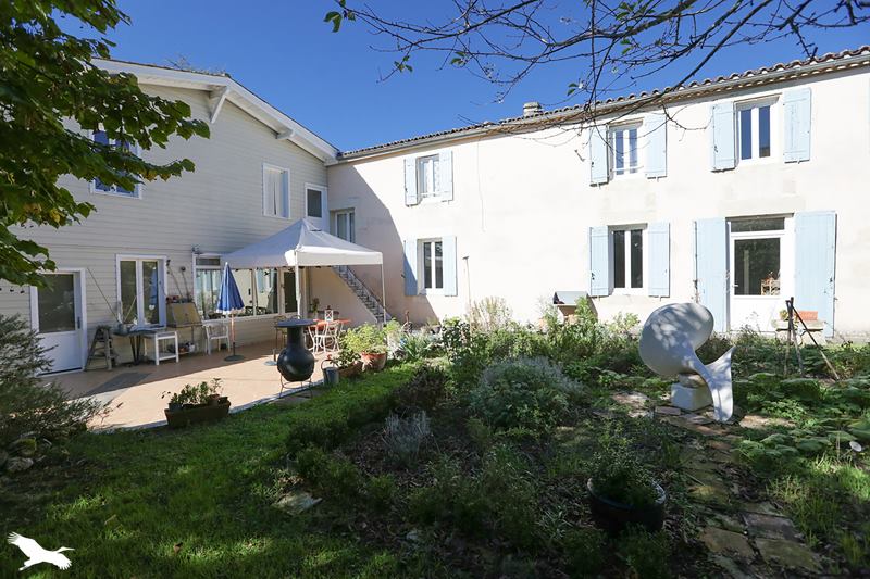 Vente Maison NOAILLAN - 8 pièces -260 m² - (33730)