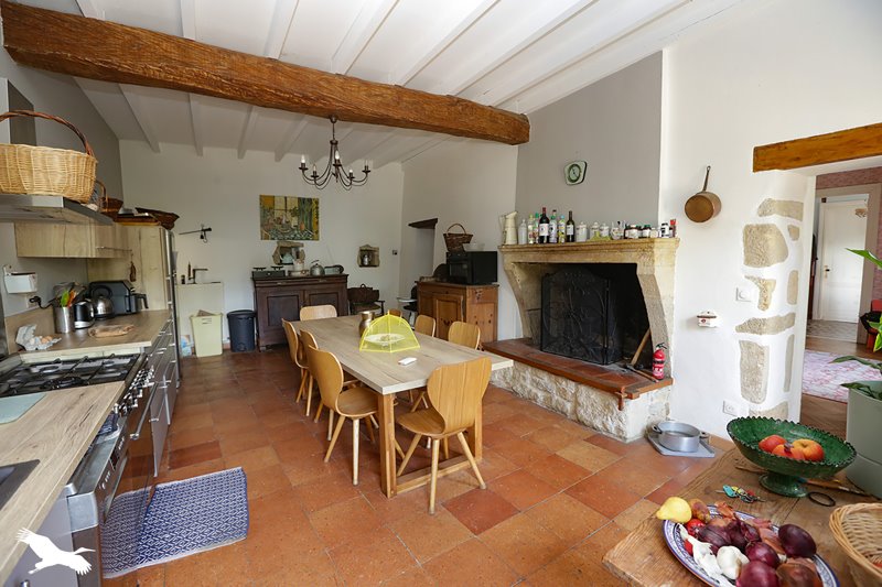 Vente Maison Les Esseintes - 5 pièces -181 m² - (33190)