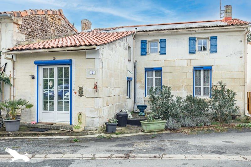Vente Maison PLASSAY - 5 pièces -135 m² - (17250)