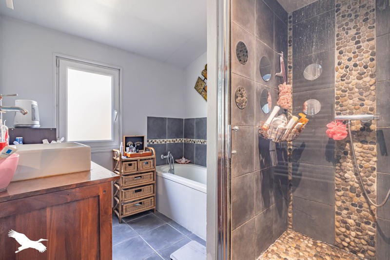 Vente Maison PLASSAY - 5 pièces -135 m² - (17250)