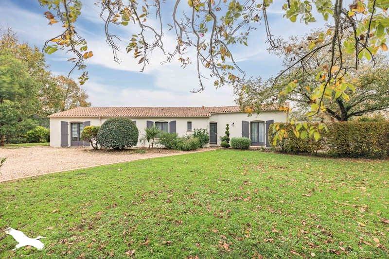 Vente Maison PLASSAY - 6 pièces -152 m² - (17250)