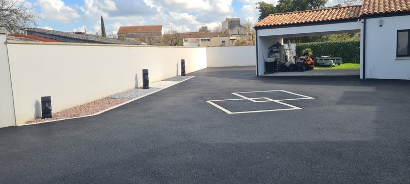 Vente Maison SOULIGNONNE - 6 pièces -237 m² - (17250)