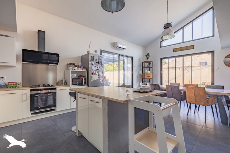 Vente Maison BEURLAY - 5 pièces -143 m² - (17250)