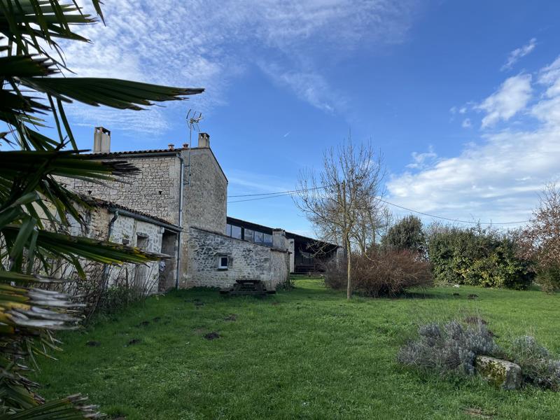 Vente Maison CHAMPAGNE - 13 pièces -344 m² - (17620)