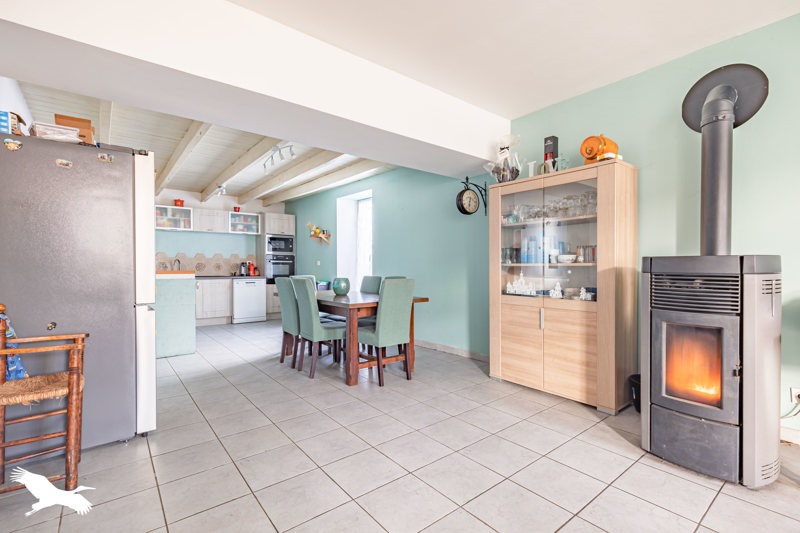 Vente Maison CORME ROYAL - 5 pièces -194 m² - (17600)