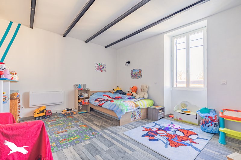 Vente Maison CORME ROYAL - 5 pièces -194 m² - (17600)