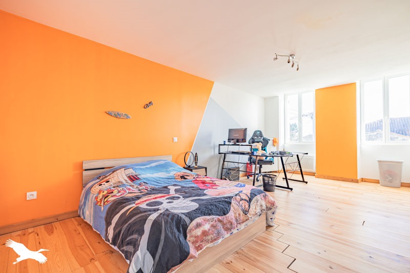 Vente Maison CORME ROYAL - 5 pièces -194 m² - (17600)