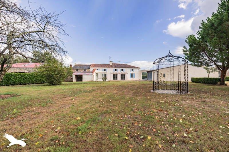 Vente Maison Saint-Sulpice-d'Arnoult - 7 pièces -235 m² - (17250)