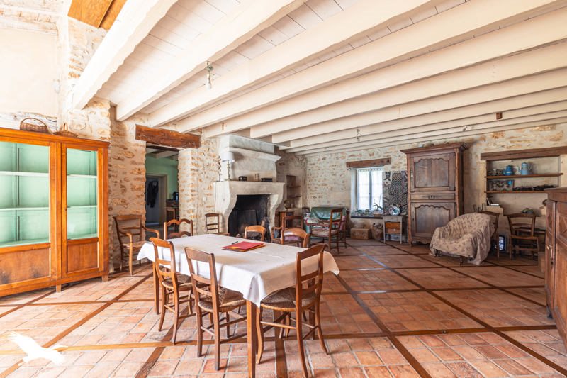 Vente Maison ROMEGOUX - 7 pièces -158 m² - (17250)