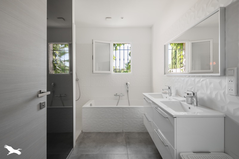 Vente Maison MAUGUIO - 6 pièces -171 m² - (34130)