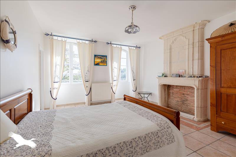 Vente Maison DIRAC - 9 pièces -294 m² - (16410)