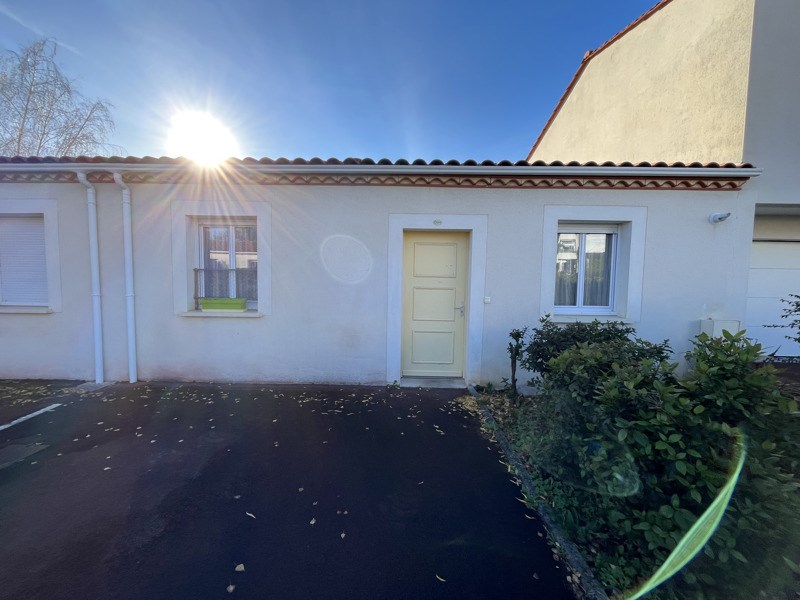 Vente Maison SOYAUX - 3 pièces -66 m² - (16800)