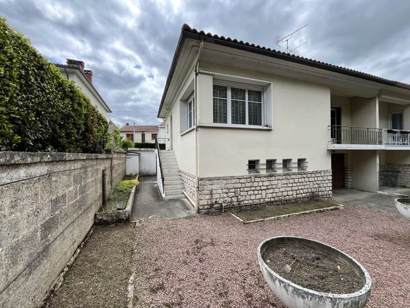 Vente Maison SOYAUX - 4 pièces -104 m² - (16800)