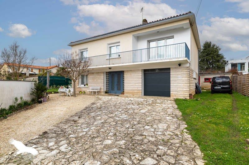 Vente Maison SOYAUX - 5 pièces -156 m² - (16800)