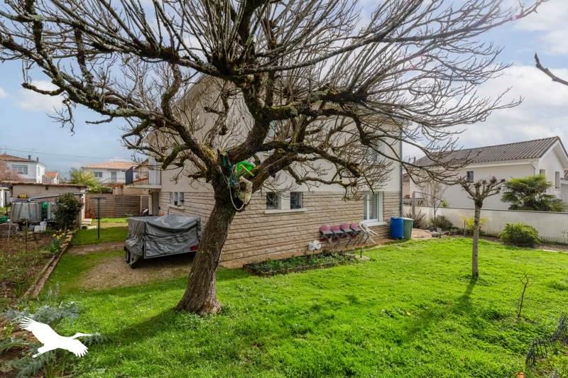 Vente Maison SOYAUX - 5 pièces -156 m² - (16800)