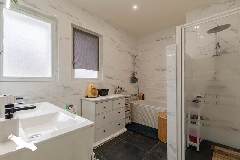 Vente Maison SOYAUX - 5 pièces -156 m² - (16800)