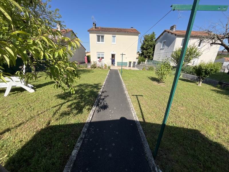 Vente Maison SOYAUX - 5 pièces -88 m² - (16800)