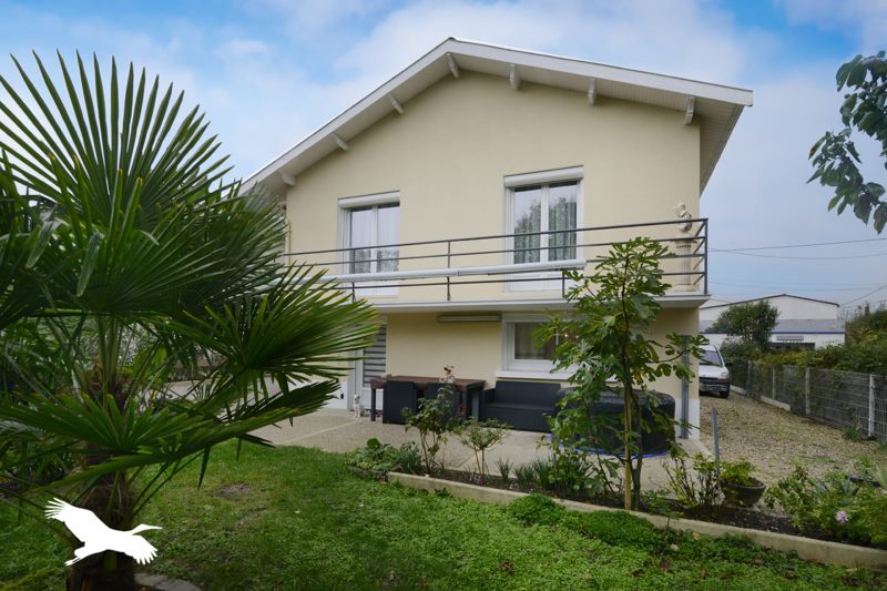 Vente Maison SOYAUX - 9 pièces -129 m² - (16800)
