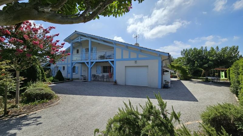 Vente Maison TALLER - 5 pièces -220 m² - (40260)