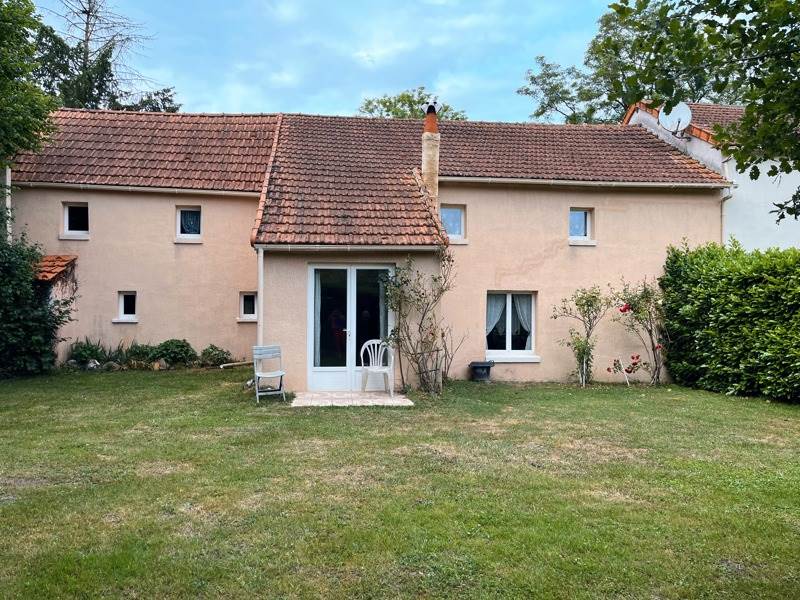 Vente Maison LUCAY LE MALE - 10 pièces -480 m² - (36360)