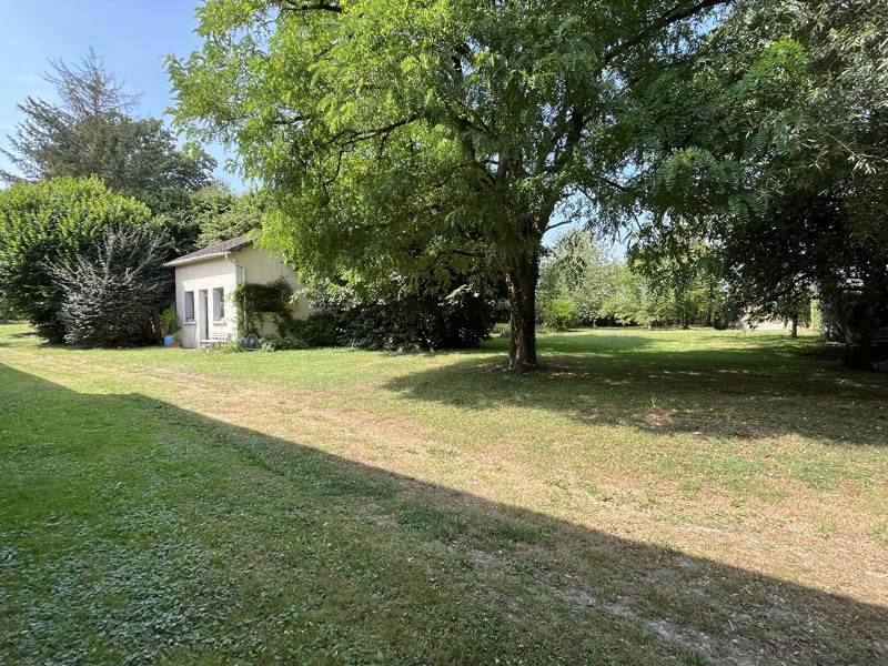 Vente Maison LUCAY LE MALE - 10 pièces -480 m² - (36360)