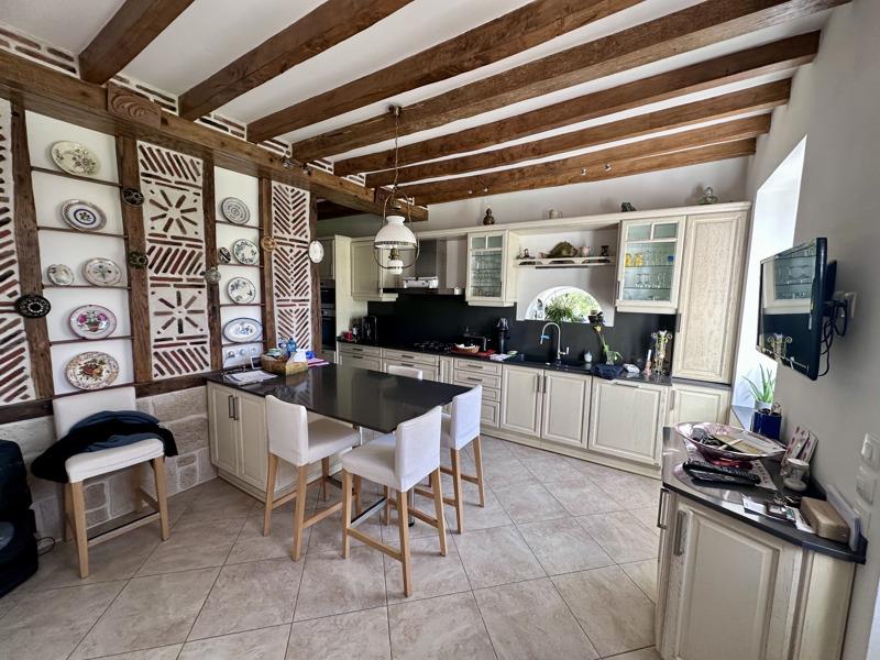 Vente Maison CHEMERY - 6 pièces -207 m² - (41700)