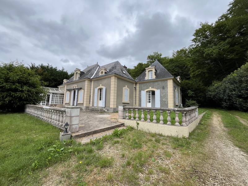 Vente Maison COUR CHEVERNY - 8 pièces -264 m² - (41700)