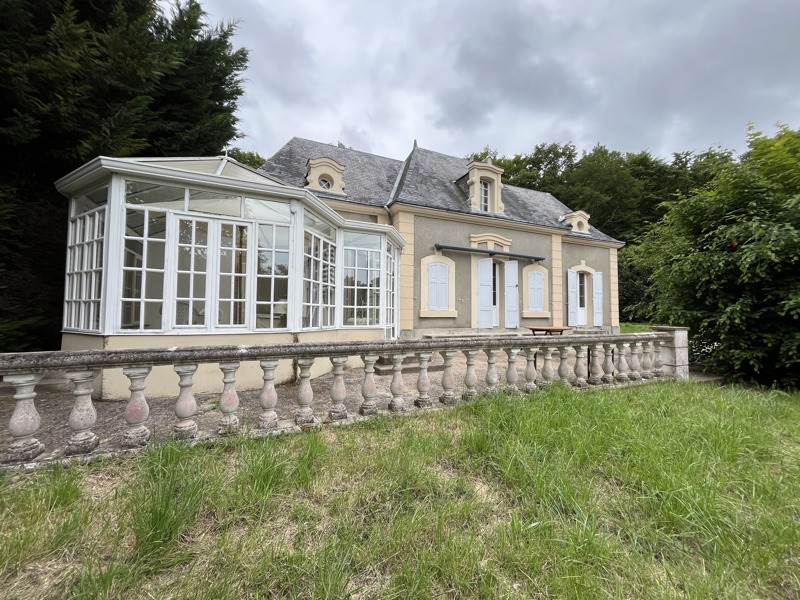 Vente Maison COUR CHEVERNY - 8 pièces -264 m² - (41700)