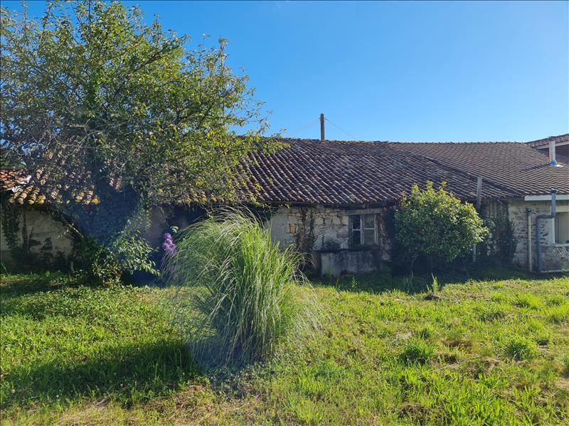 Vente Maison BROSSAC - 3 pièces -77 m² - (16480)