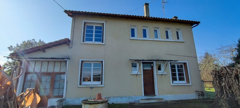 Vente Maison BOSCAMNANT - 6 pièces -121 m² - (17360)