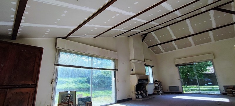 Vente Maison LA ROCHE CHALAIS - 7 pièces -274 m² - (24490)