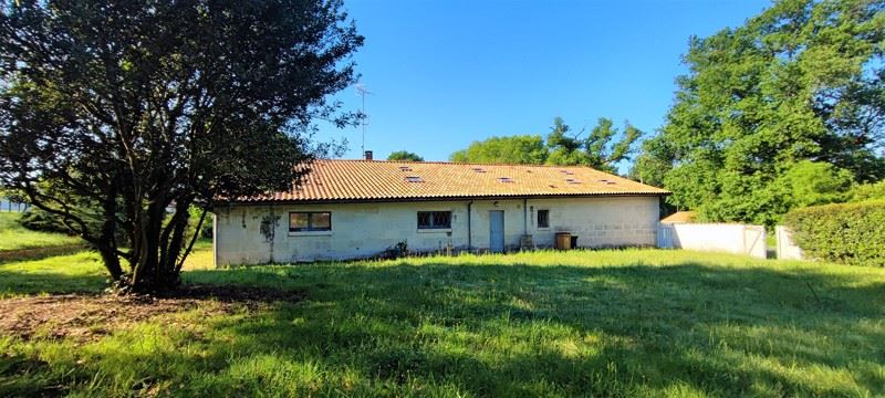 Vente Maison LA ROCHE CHALAIS - 7 pièces -274 m² - (24490)