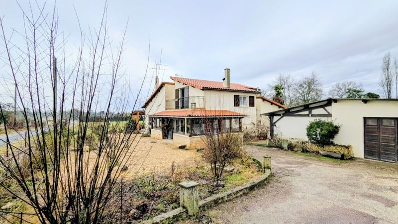 Vente Maison ST AIGULIN - 7 pièces -155 m² - (17360)