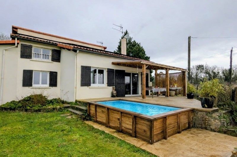 Vente Maison ST AIGULIN - 7 pièces -155 m² - (17360)