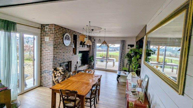 Vente Maison ST AIGULIN - 7 pièces -155 m² - (17360)