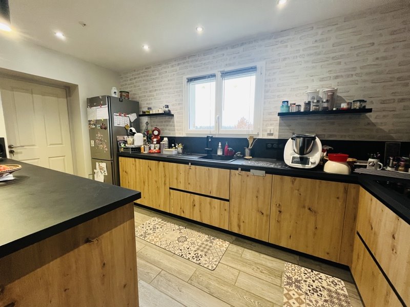 Vente Maison LA ROCHE CHALAIS - 5 pièces -126 m² - (24490)