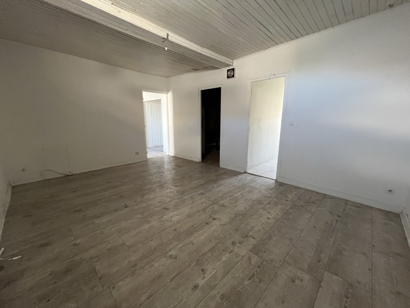 Vente Maison LA ROCHE CHALAIS - 6 pièces -201 m² - (24490)