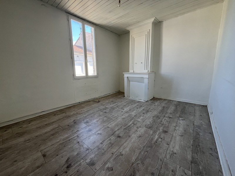 Vente Maison LA ROCHE CHALAIS - 6 pièces -201 m² - (24490)