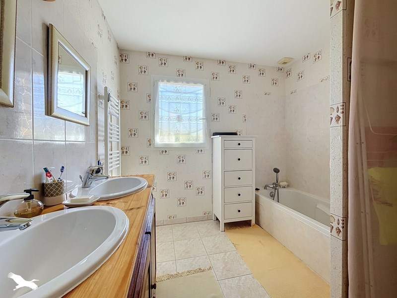 Vente Maison Saint-Aigulin - 3 pièces -95 m² - (17360)