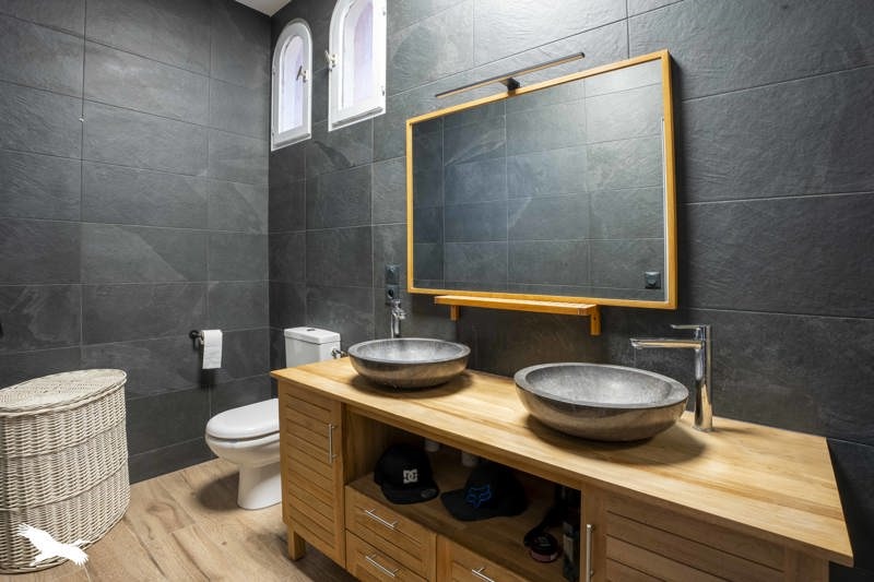 Vente Maison Saint-Aigulin - 7 pièces -150 m² - (17360)